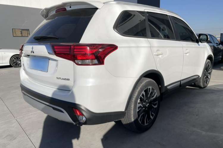 Used Mitsubishi Outlander 2020 2.0L Two-Wheel Drive Enjoyment Version 5 Seats
