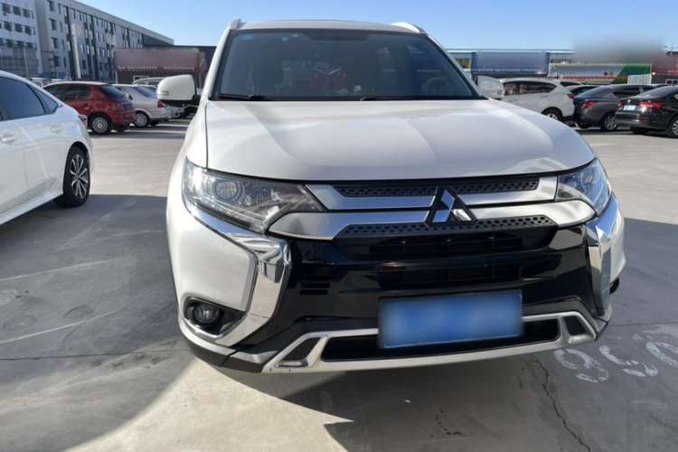 Used Mitsubishi Outlander 2020 2.0L Two-Wheel Drive Enjoyment Version 5 Seats
