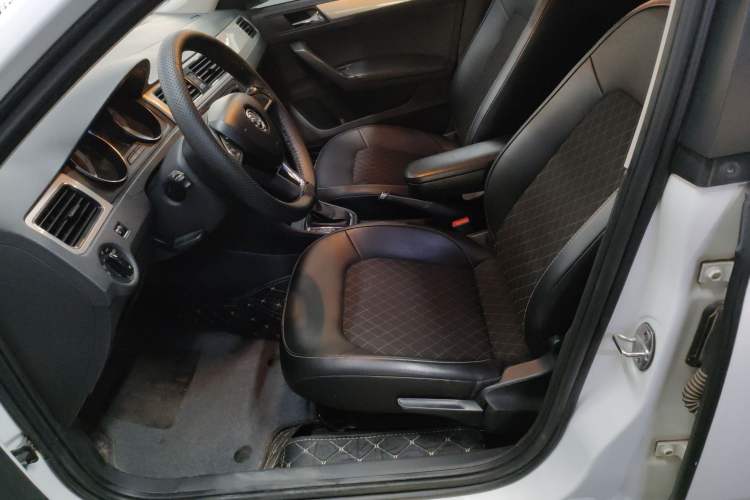 Used Skoda Rapid Spaceback 2018 1.6L Automatic Comfort Edition
