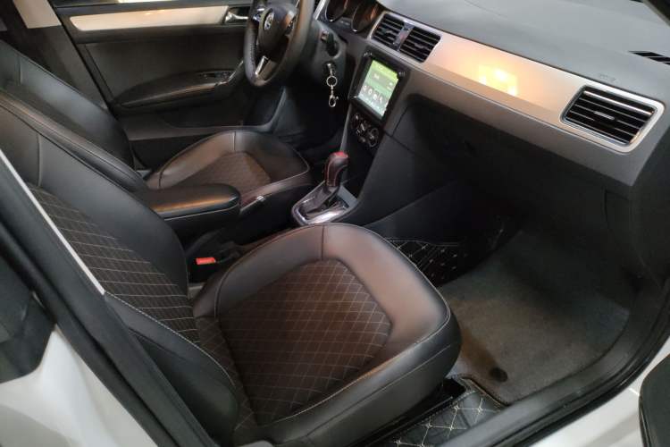 Used Skoda Rapid Spaceback 2018 1.6L Automatic Comfort Edition
