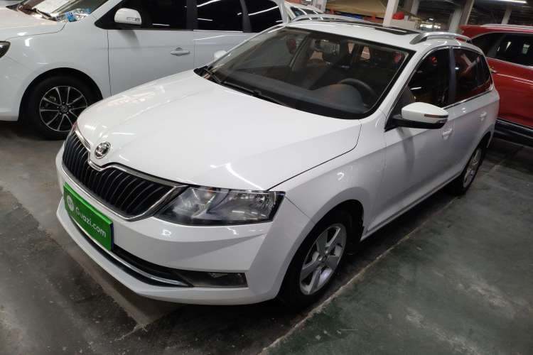 Used Skoda Rapid Spaceback 2018 1.6L Automatic Comfort Edition
