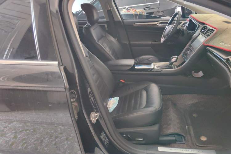 Used Ford Mondeo 2013 2.0L GTDi240 Flagship Edition
