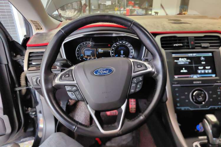 Used Ford Mondeo 2013 2.0L GTDi240 Flagship Edition
