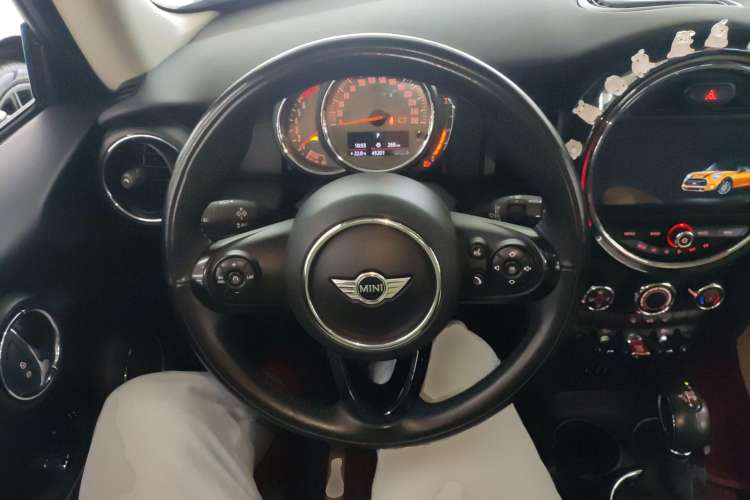 Used  MINI 2016 1.2T ONE Pioneer Edition
