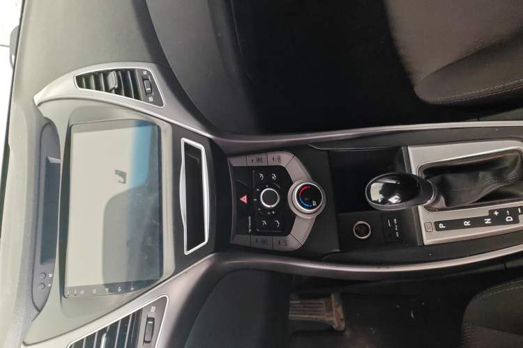 Used Hyundai Elantra 2016 1.6L Automatic Smart Version
