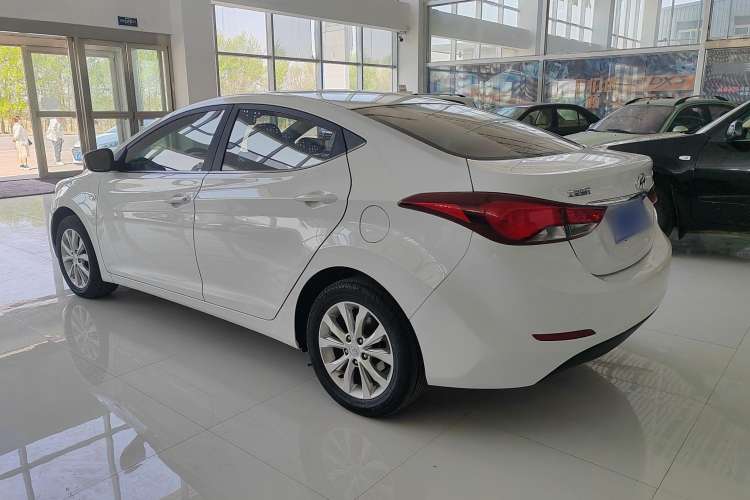 Used Hyundai Elantra 2016 1.6L Automatic Smart Version
