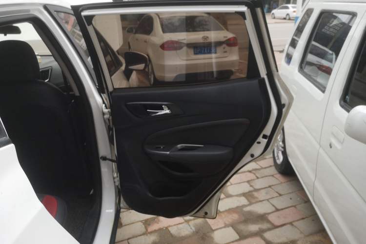 Used Changan CS15 2016 1.5L Automatic Fashion Edition