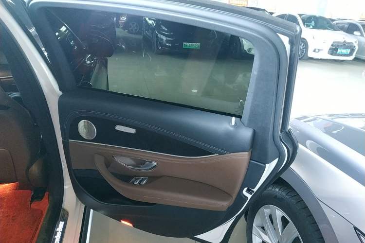 Used Mercedes-Benz E-Class 2019 E 300 L Sporty and Stylish Model
