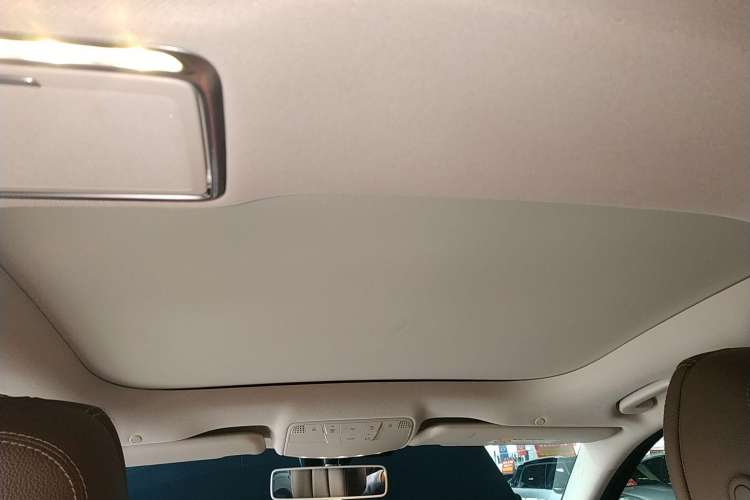 Used Mercedes-Benz E-Class 2019 E 300 L Sporty and Stylish Model
