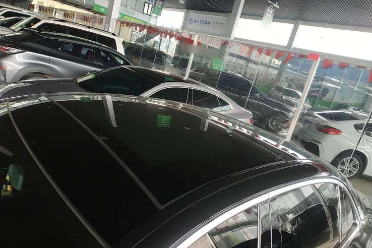 Used Mercedes-Benz E-Class 2019 E 300 L Sporty and Stylish Model
