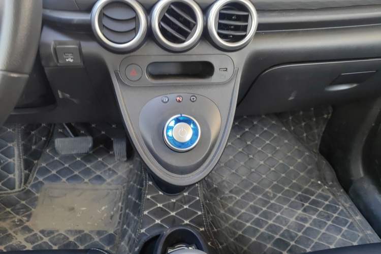 Used ORA Black Cat 2019 351 km Family Edition
