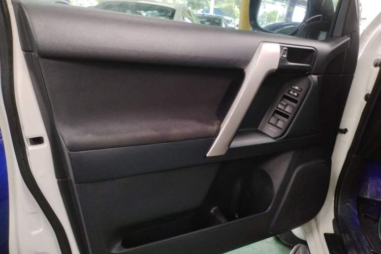 Used Toyota Prado 2016 2.7L Automatic Standard Edition
