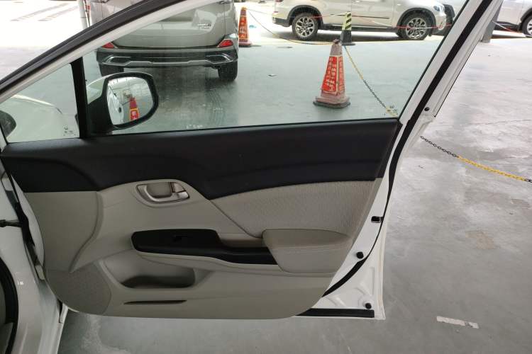 Used Honda Civic 2014 1.8L automatic comfort version
