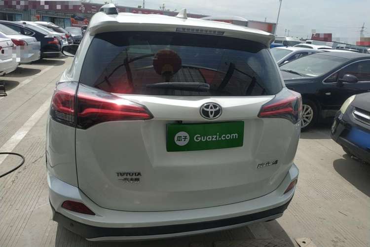 Used Toyota RAV4 2019 2.0L CVT Two-Wheel Drive Pioneer Edition China V Standard