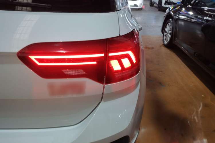 Used Volkswagen T-ROC 2019 230TSI DSG Two-Wheel-Drive Advanced Version China VI Standard
