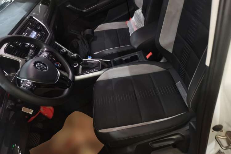 Used Volkswagen T-ROC 2019 230TSI DSG Two-Wheel-Drive Advanced Version China VI Standard
