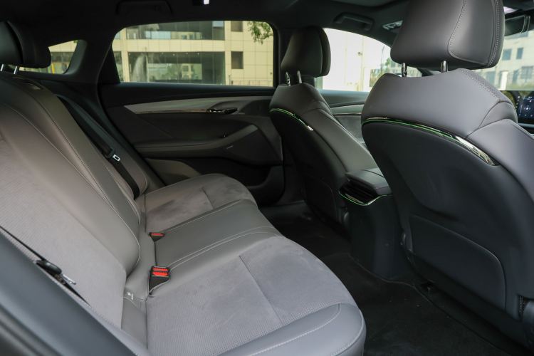 Used VOYAH PASSION 2024 PHEV Four-Wheel Drive Ultra-Long Range Executive Edition
