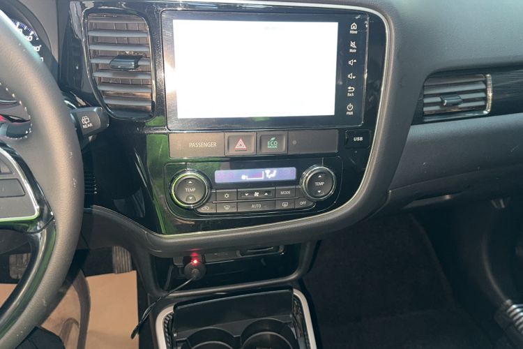 Used Mitsubishi Outlander 2019 2.0L Two-Wheel Drive Comfort Edition 5 Seats China V Standard