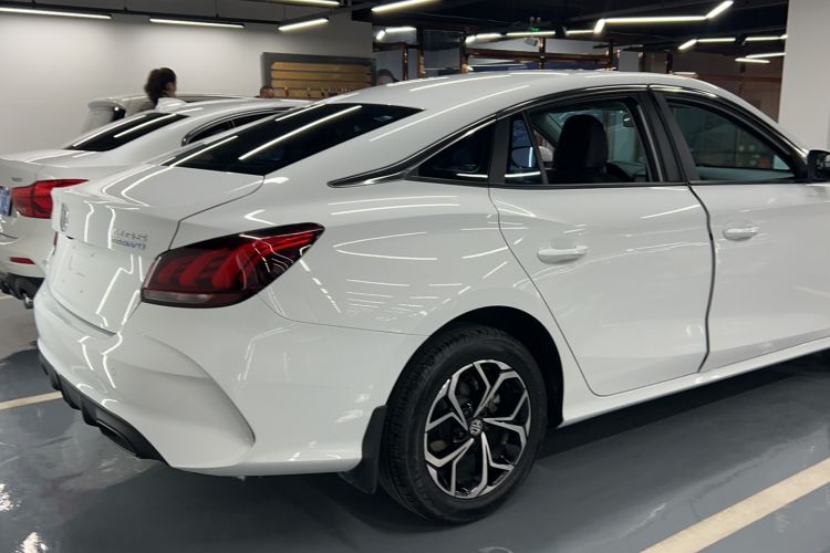 Used MG 5 2023 180 DVVT CVT Fashion Edition
