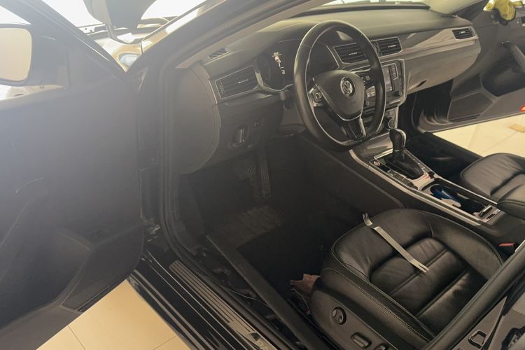 Used Volkswagen Passat 2017 330TSI DSG Luxury Edition
