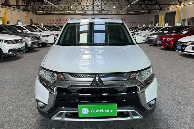 Used Mitsubishi Outlander 2019 2.0L Two-Wheel Drive Comfort Edition 5 Seats China V Standard