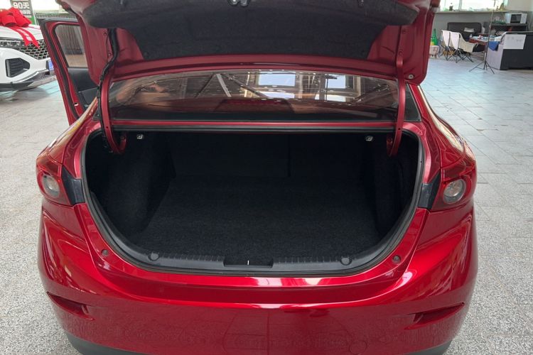 Used Mazda Mazda 3 Axela 2016 Sedan 1.5L Automatic Comfort Model
