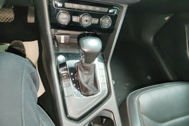 Used Volkswagen Tiguan L 2021 330TSI Automatic Two-Wheel Drive Smart Edition