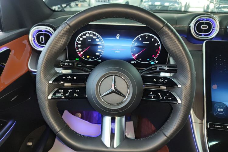 Used Mercedes-Benz GLC 2023 GLC 260 L 4MATIC Luxury Model 5 Seats
