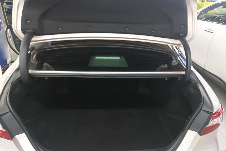 Used Toyota Camry 2021 2.0G Luxury Edition
