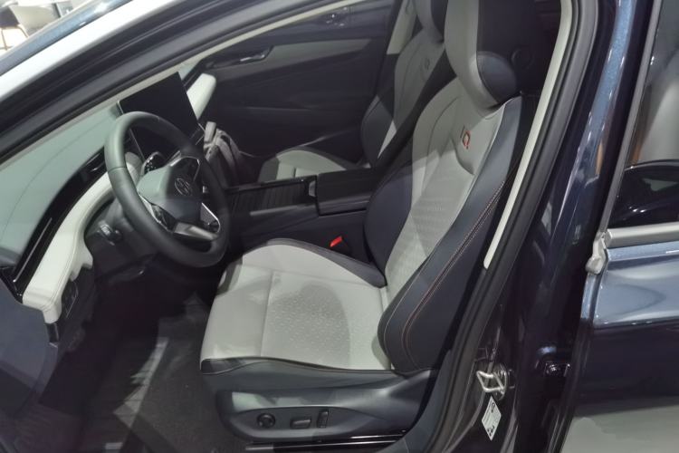 Used Volkswagen ID.7 VIZZION 2024 AIR model
