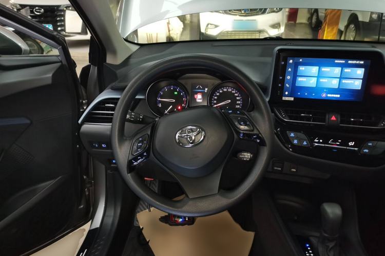 Used Toyota IZOA 2021 2.0L Enjoy Edition
