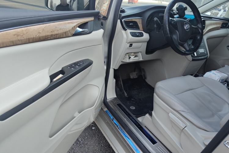 Used Buick GL8 2017 ES 28T Comfort Model China V Standard