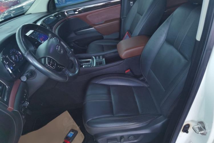 Used GAC Trumpchi GS8 2017 320T Two-Wheel Drive Luxury Edition (7 Seats)
