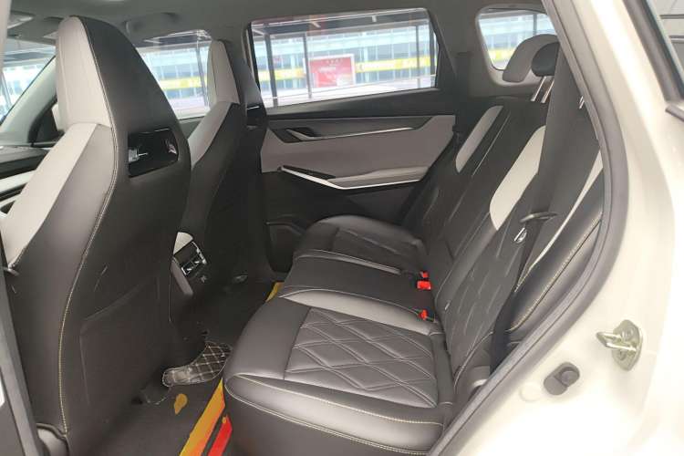 Used Changan CS75 PLUS 2023 3rd Generation 1.5T Automatic Prestige Model
