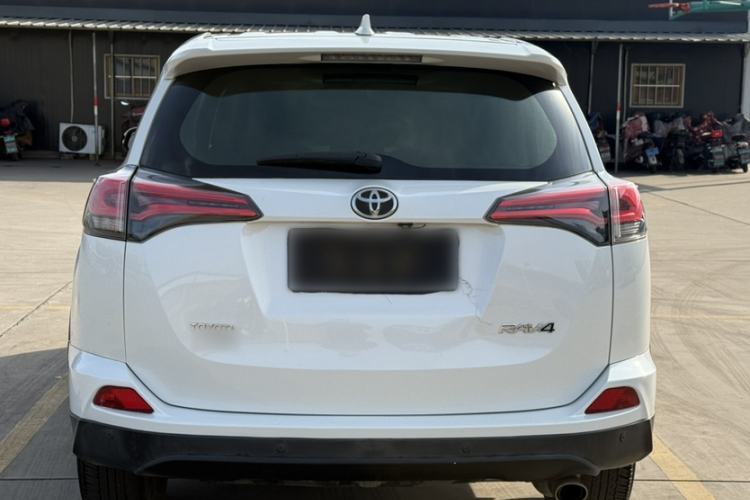 Used Toyota RAV4 2019 2.0L CVT Two-Wheel Drive Pioneer Edition China V Standard
