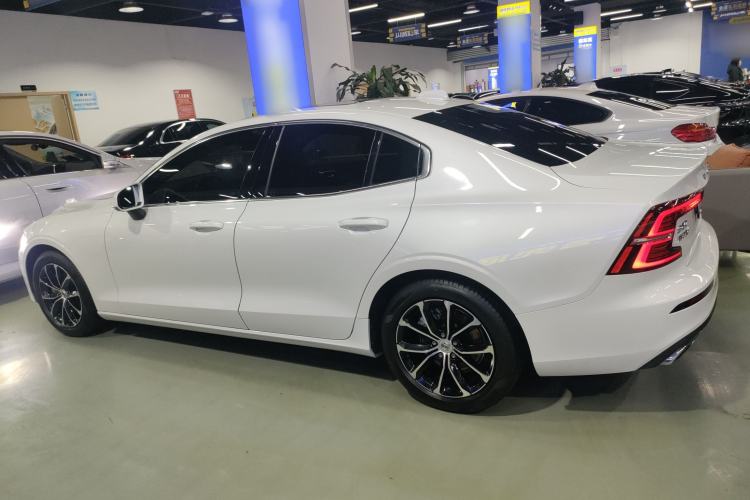 Used Volvo S60 2022 B4 Zhiyi Luxury Edition