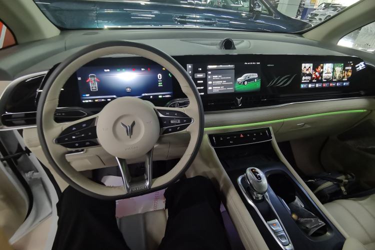 Used VOYAH Dream 2024 PHEV Extended-Range Premium Edition