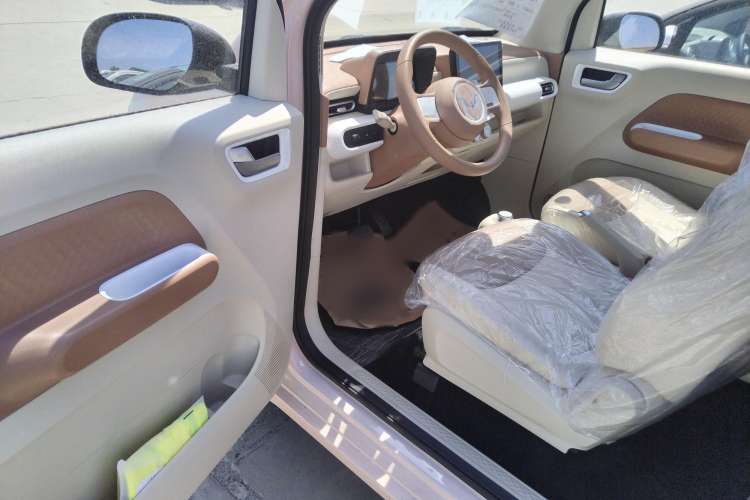 Used Wuling Hongguang MINIEV 2024 3rd Generation 215km Youth Edition
