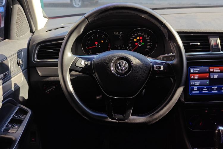 Used Volkswagen Lavida 2017 1.6L Automatic Comfort Edition
