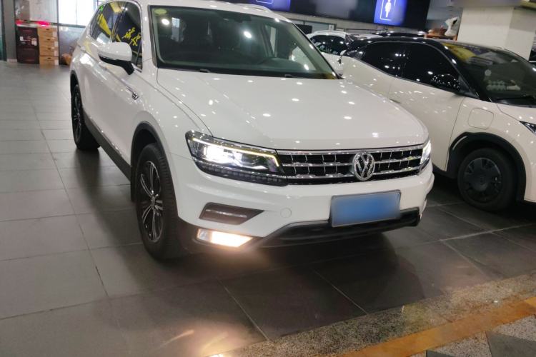 Used Volkswagen Tiguan L 2017 380TSI Automatic All-Wheel-Drive Luxury Edition