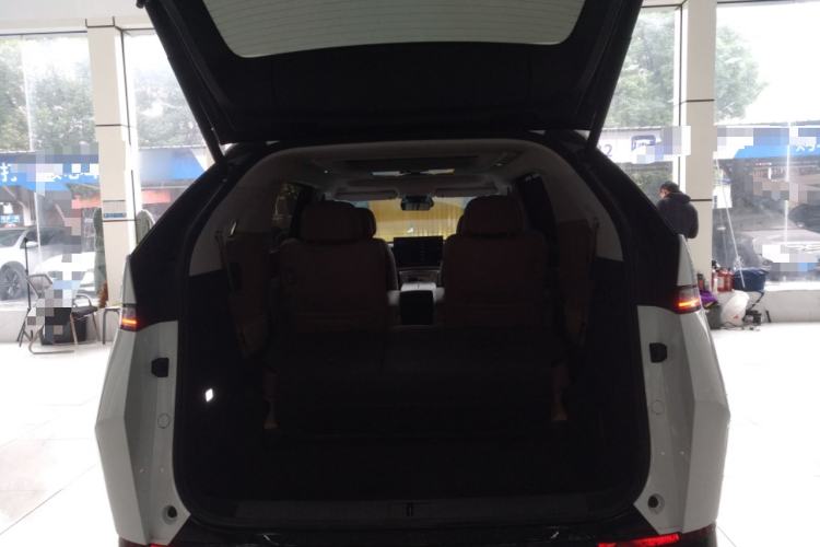 Used XPeng X9 2025 740 Ultra-Long Range Max