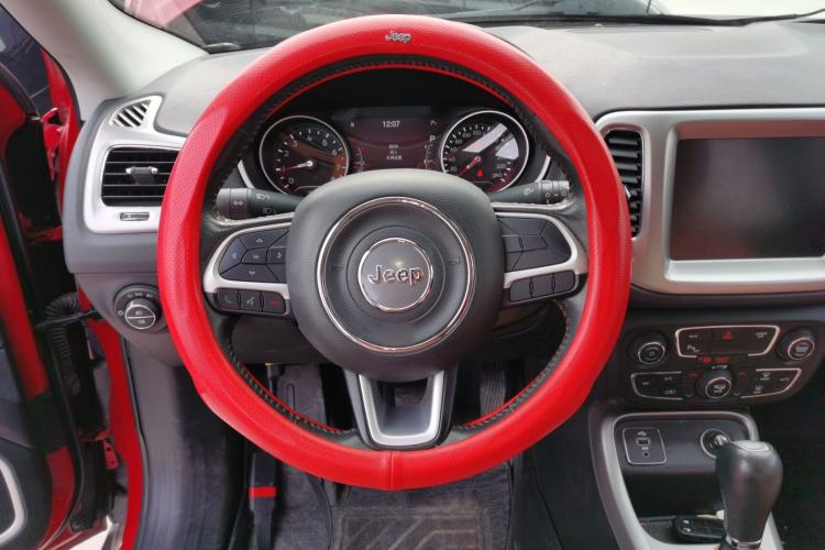 Used  Compass 2017 200T Automatic Family Edition
