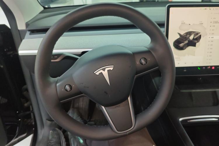 Used Tesla Model Y 2023 Long-Range All-Wheel-Drive Version
