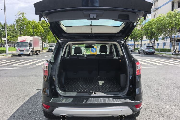 Used Ford Kuga 2017 EcoBoost 180 Two-Wheel-Drive Tiger Leap Model
