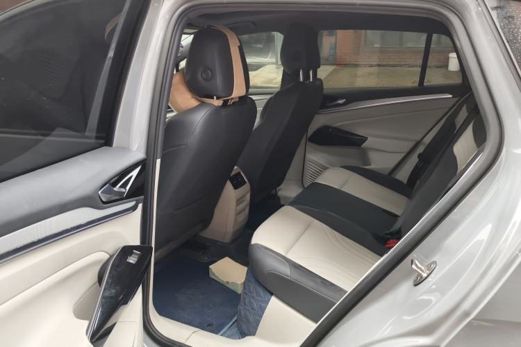 Used Volkswagen ID.4 CROZZ 2021 Long-Range PRO Two-Wheel Drive Version
