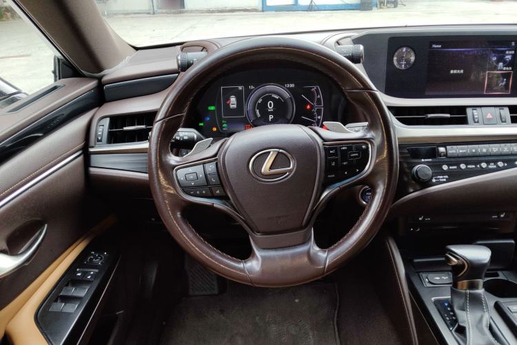 Used Lexus ES 2018 300h Premier Edition China VI Standard