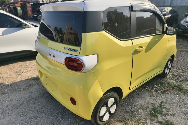 Used Wuling Hongguang MINIEV 2024 3rd Generation 215km Advanced Version
