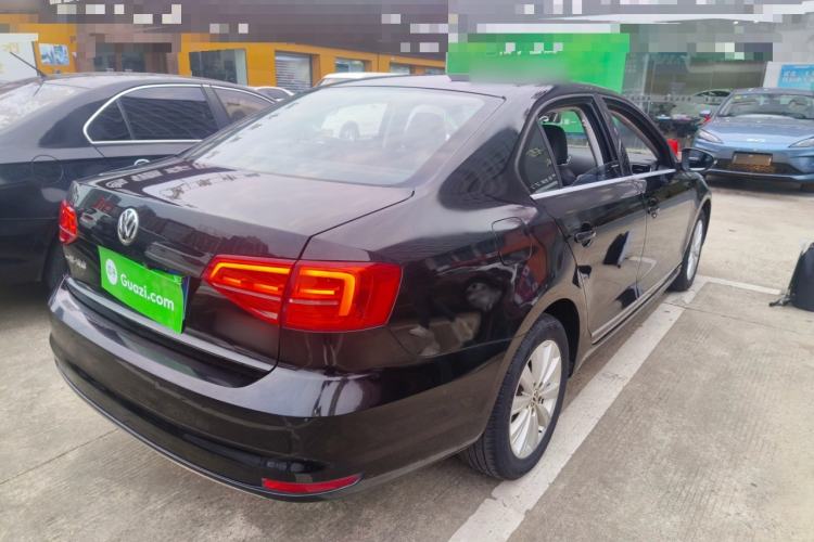 Used Volkswagen Sagitar 2015 1.6L Manual Comfort Model
