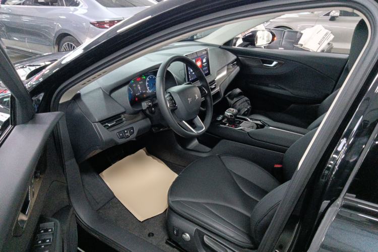 Used Hongqi E-QM5 2023 Revised Version Basic Travel Edition
