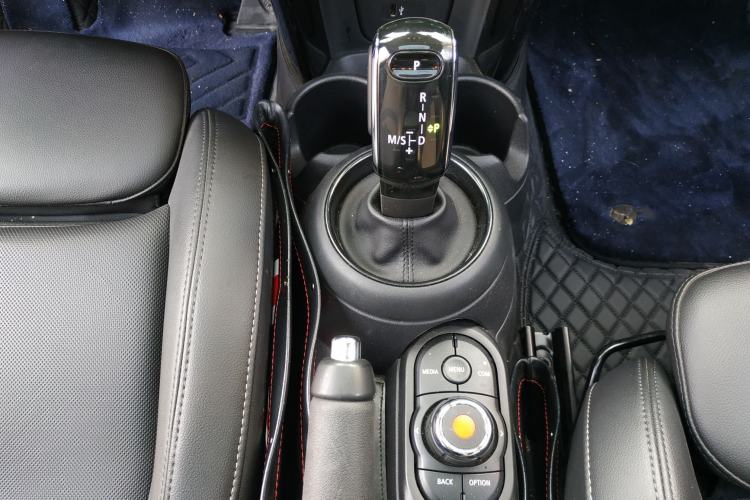 Used  MINI 2019 1.5T COOPER Classic Edition Five-Door Version
